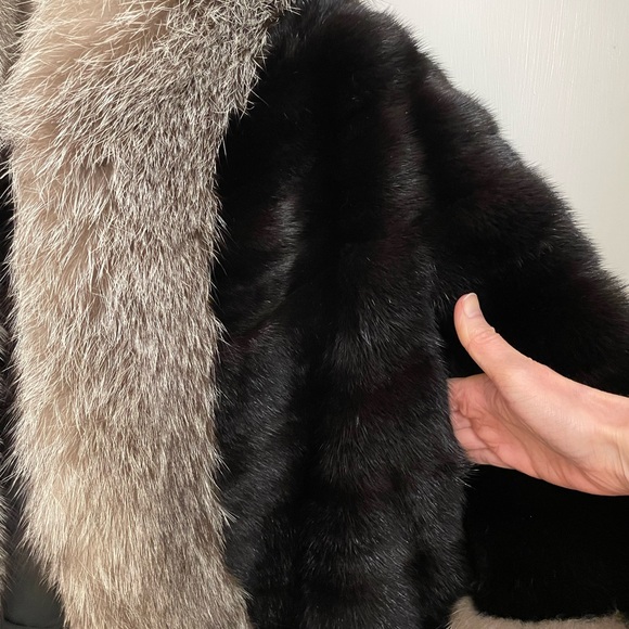 MINT cond GENUINE fully let out SAGA black MINK FUR cape with pastel FOX trim - Picture 7 of 10